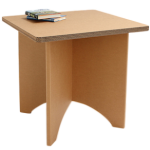 Quadratischer Tisch aus Karton